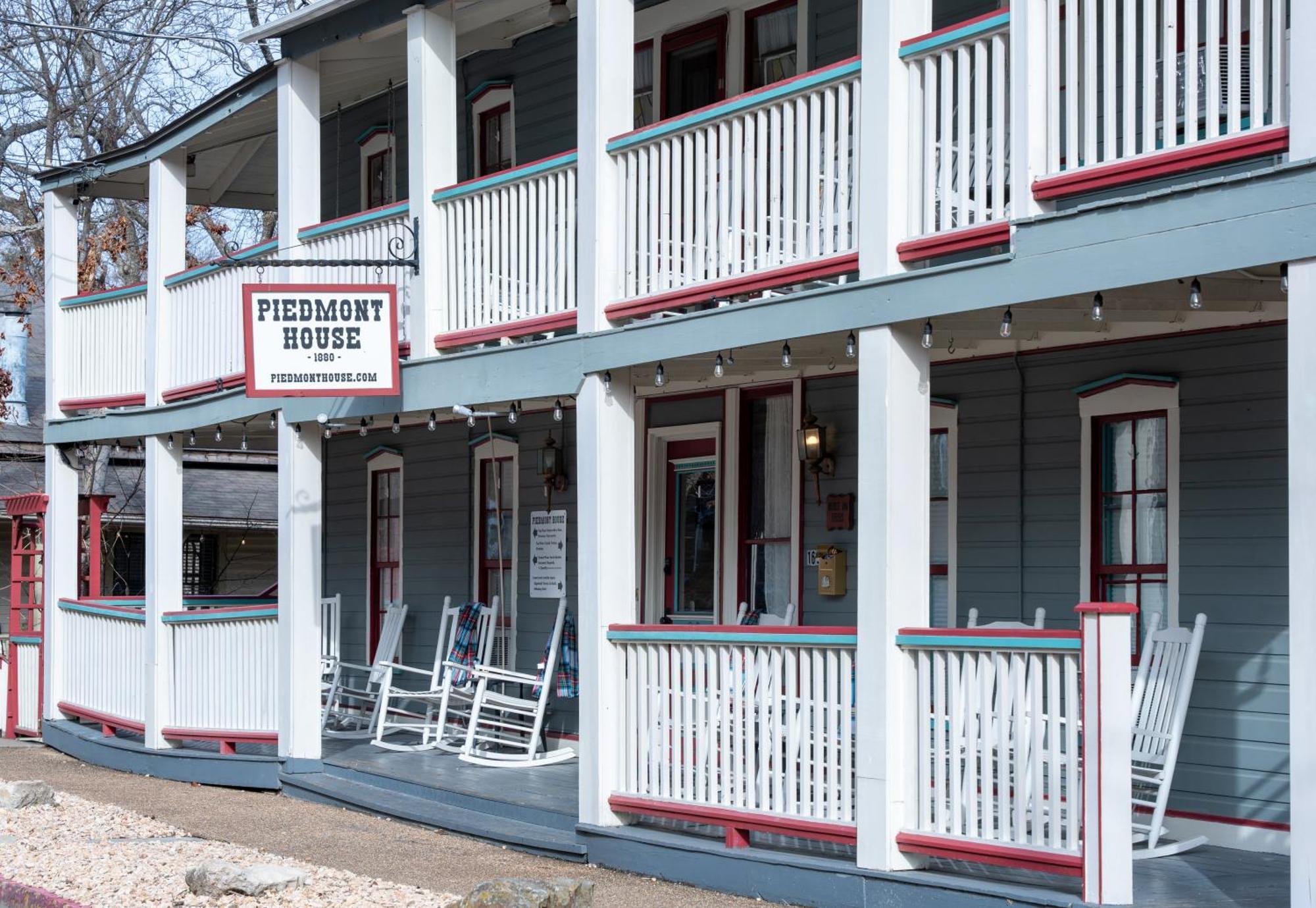 Downtown Chantilly Ste Piedmont Eureka Springs Extérieur photo