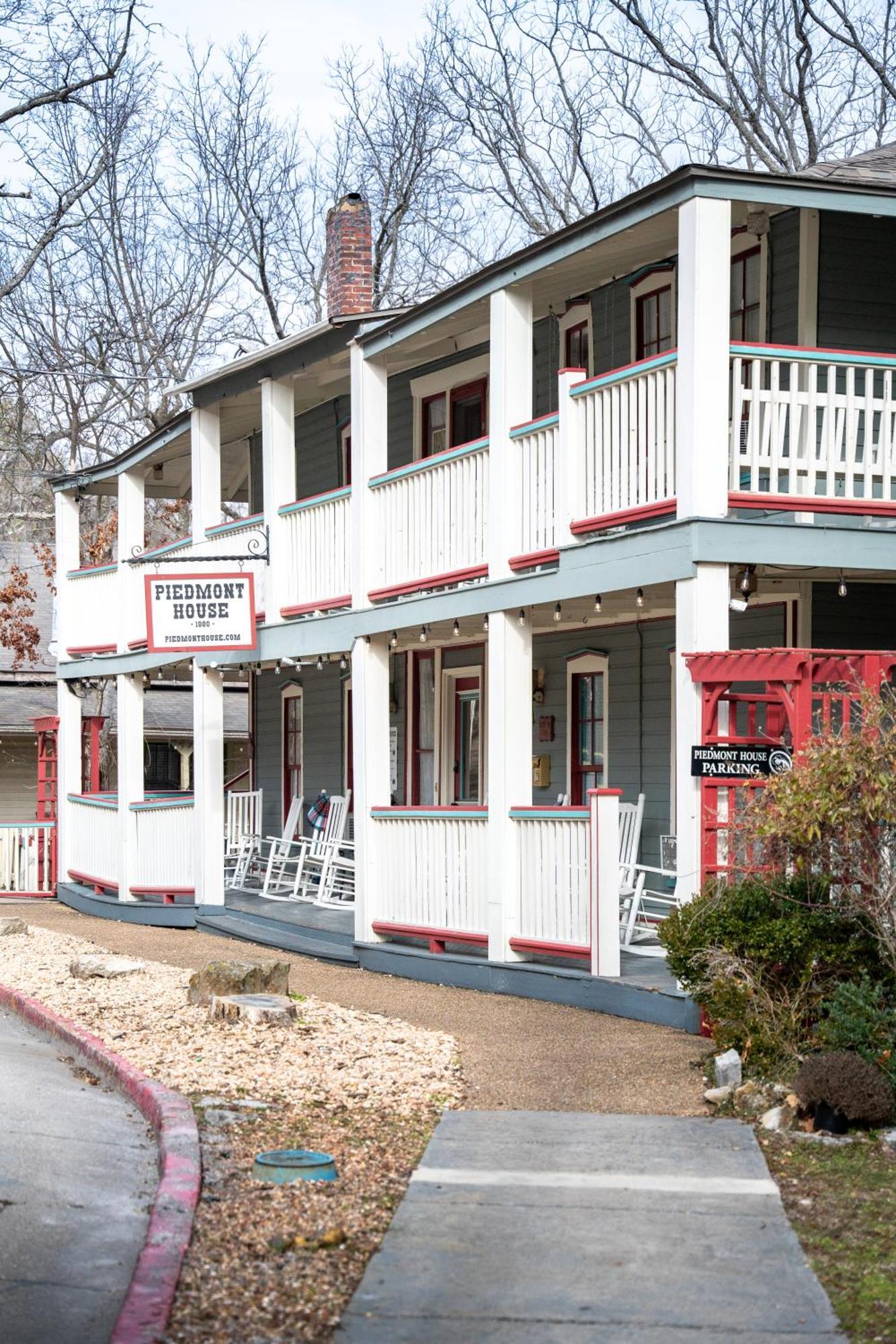 Downtown Chantilly Ste Piedmont Eureka Springs Extérieur photo